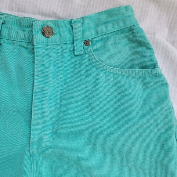🎩Vintage Stefano International Turquoise High Waisted Shorts 2.5" Inseam - Picture 2 of 10